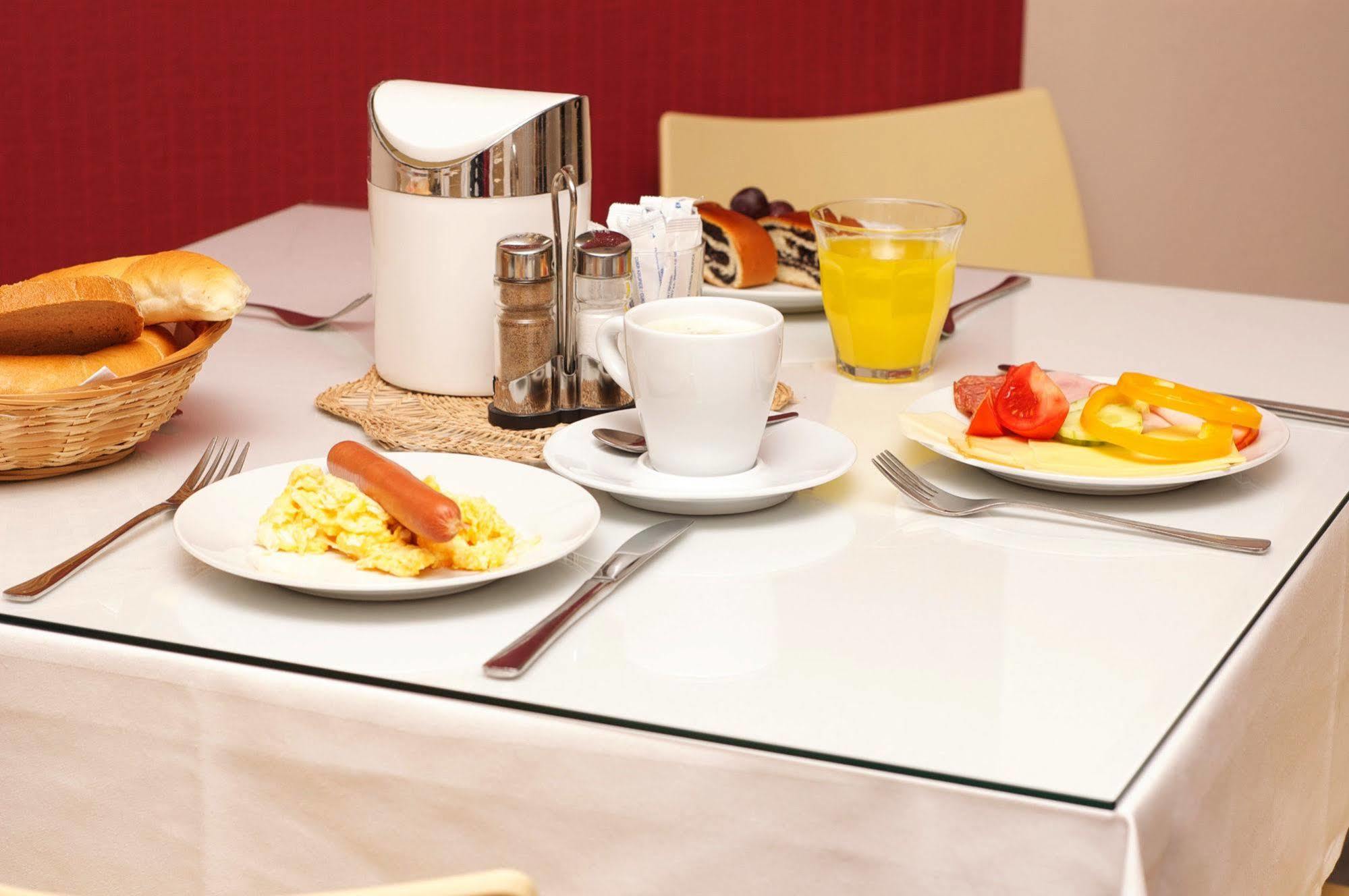 Hotel Albellus ブルノ エクステリア 写真